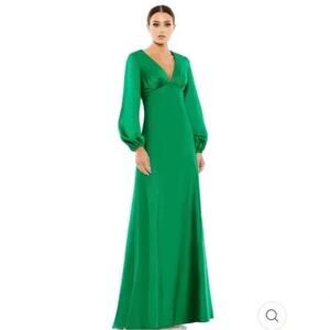 NWT Mac Duggal 556M93 Charmeuse Empire Waist Blouson‎ Long Sleeve Gown 6 Green